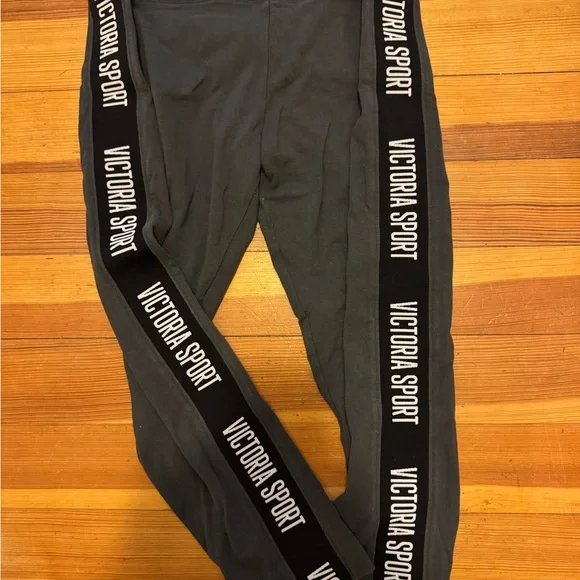 Victoria Sport Gray Leggings - Picture 1 of 3